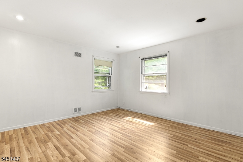29 Devonshire Ter Property Photo 20