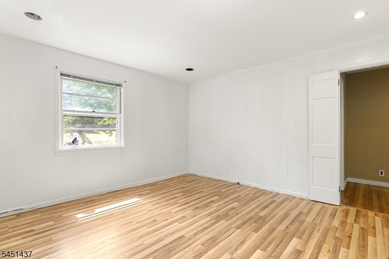 29 Devonshire Ter Property Photo 21