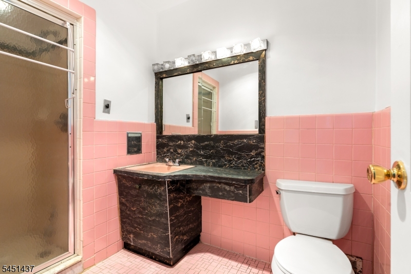 29 Devonshire Ter Property Photo 27