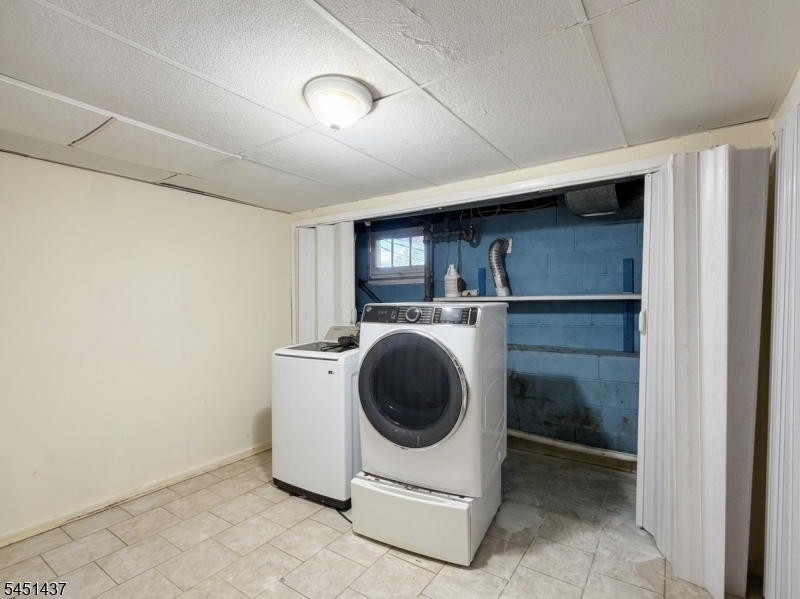 29 Devonshire Ter Property Photo 40