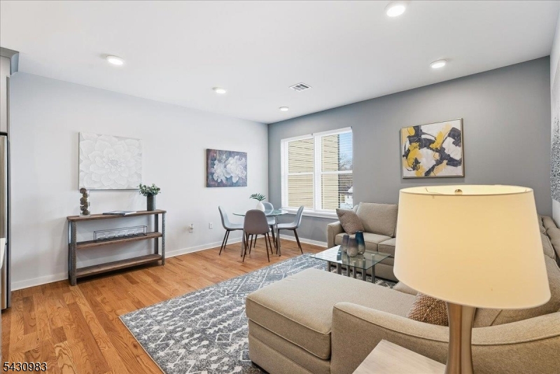 660 Bloomfield Ave 405 Property Photo 5