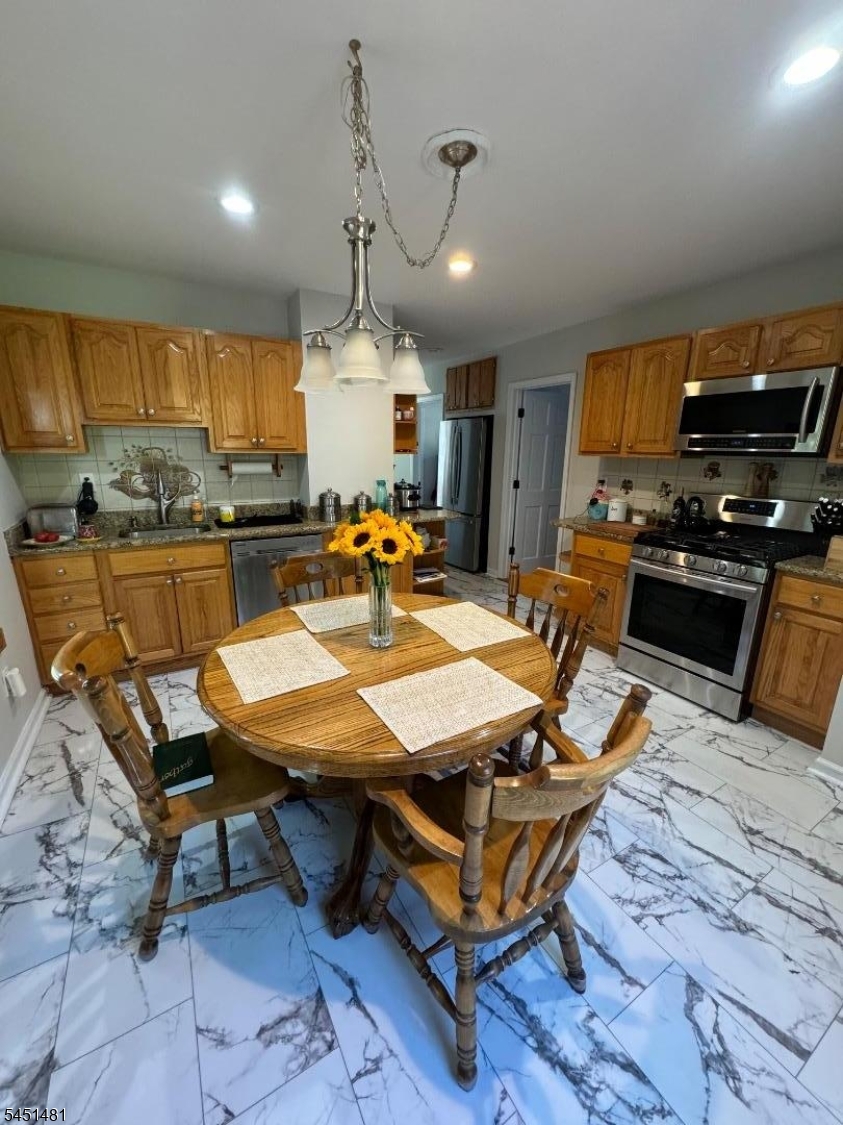 45 Hill St Property Photo 12