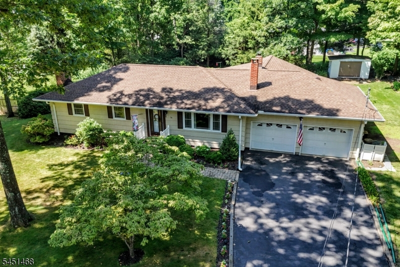 36 Edison Ter Property Photo 3