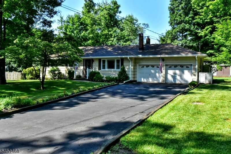 36 Edison Ter Property Photo 4