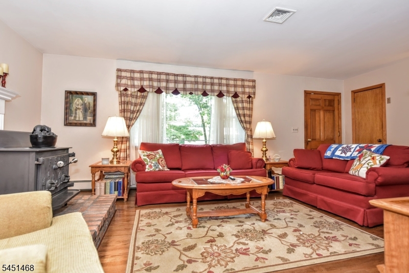 36 Edison Ter Property Photo 18