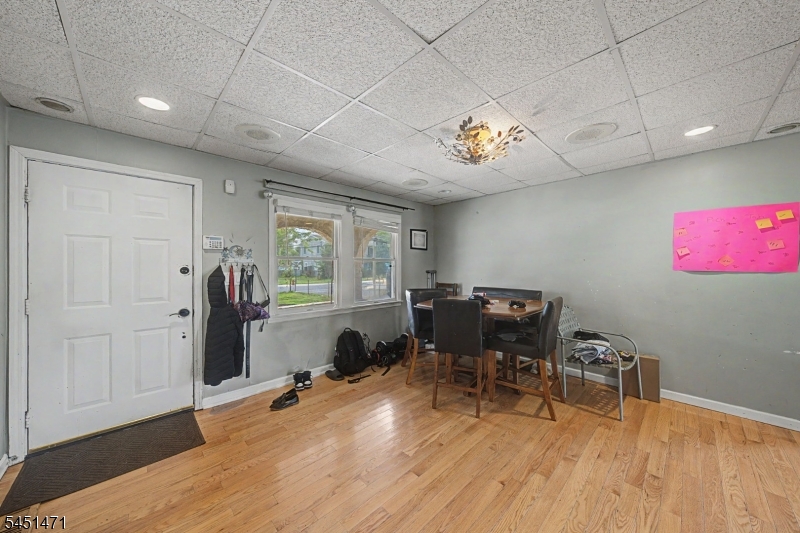 53 Maple Ave Property Photo 9