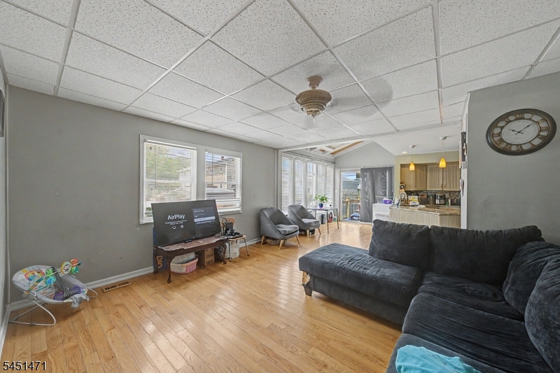 53 Maple Ave Property Photo 11