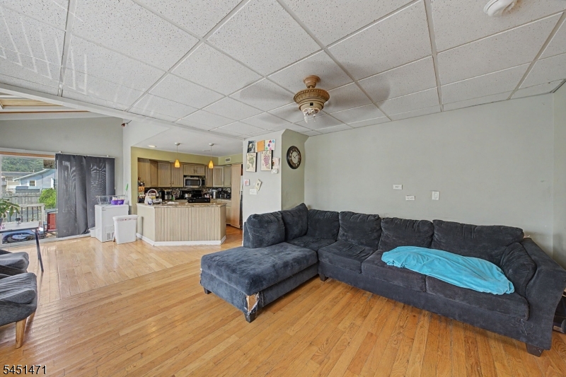 53 Maple Ave Property Photo 12