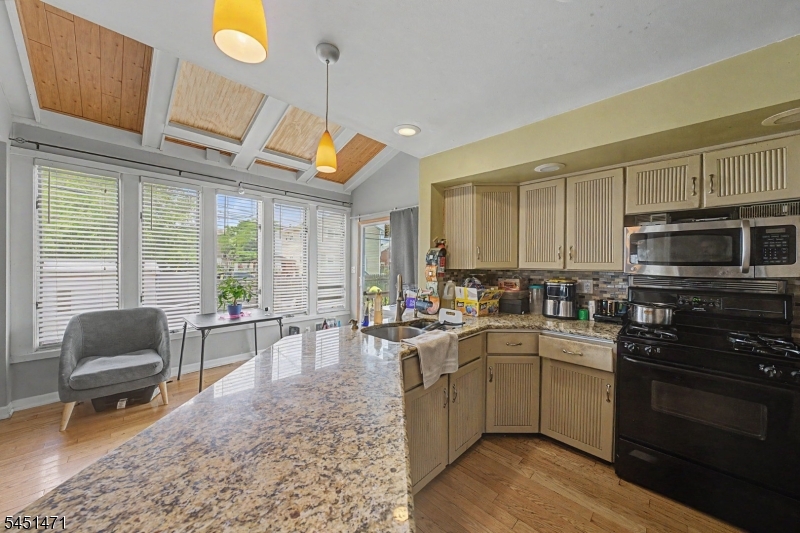 53 Maple Ave Property Photo 15