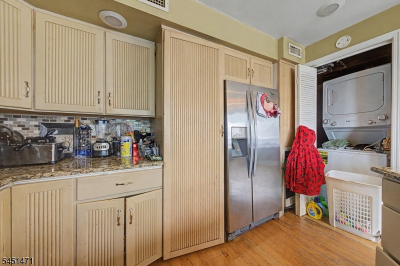 53 Maple Ave Property Photo 18