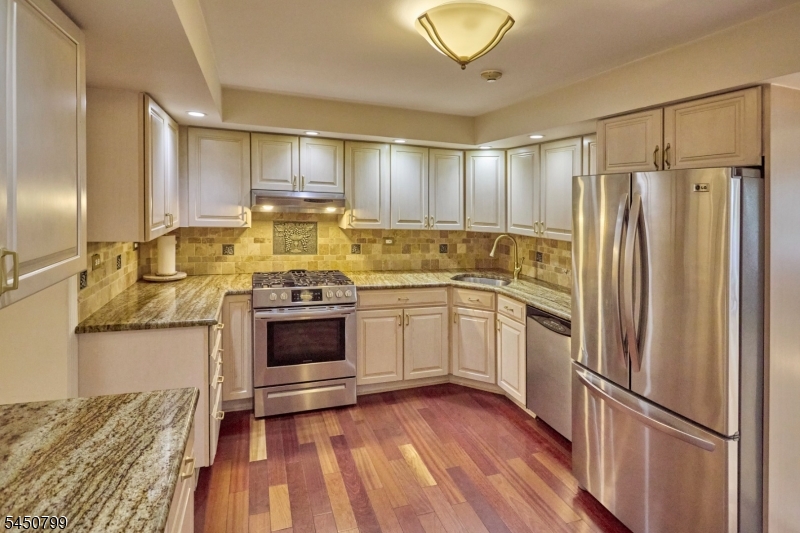 2 Cayuga Trl Property Photo 6