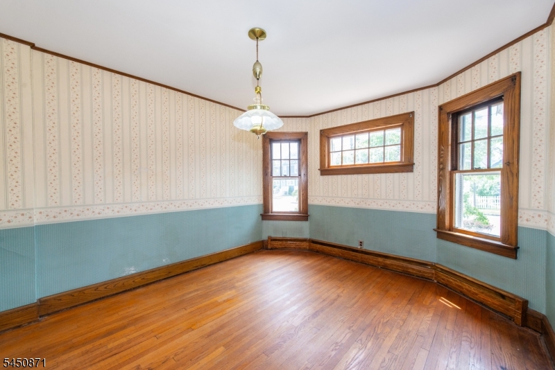 135 W Colfax Ave Property Photo 4