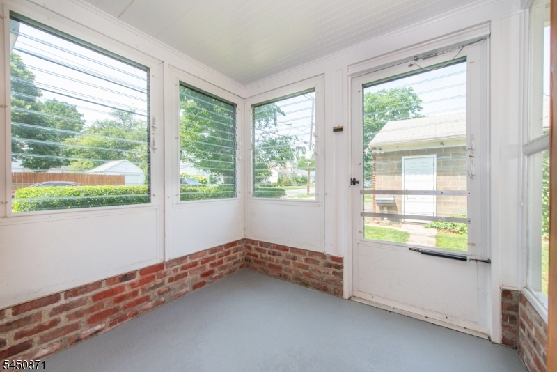 135 W Colfax Ave Property Photo 9