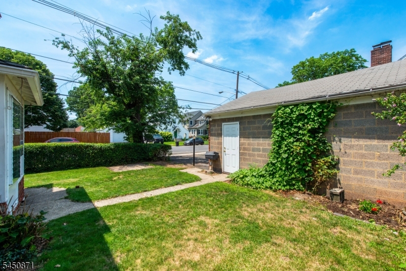135 W Colfax Ave Property Photo 17