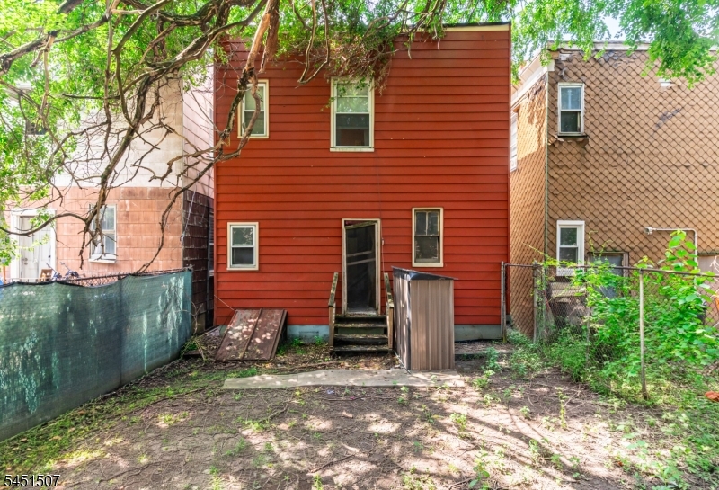 102 Claremont Ave Property Photo 4