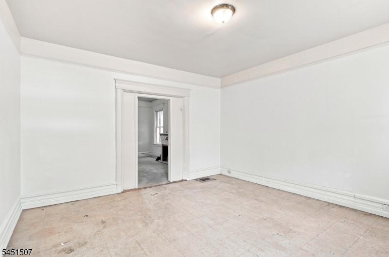 102 Claremont Ave Property Photo 6