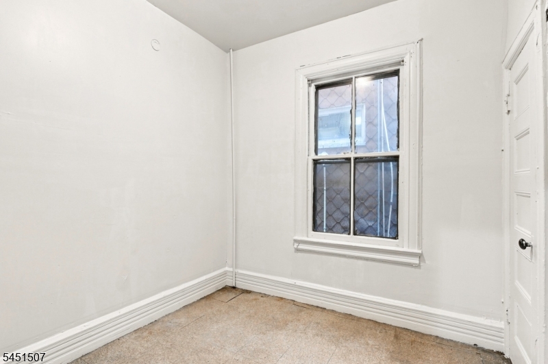102 Claremont Ave Property Photo 12