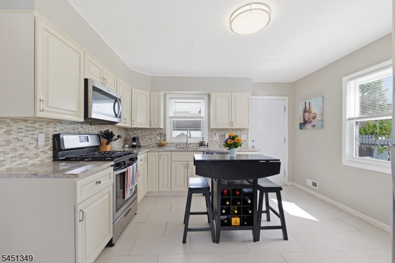 63 Johnson St Property Photo 10