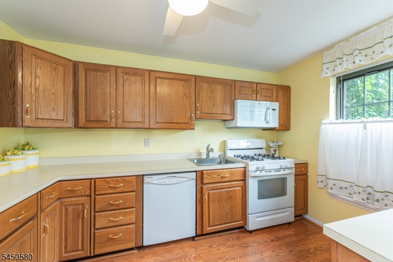 181 Long Hill Road 5 Property Photo 4