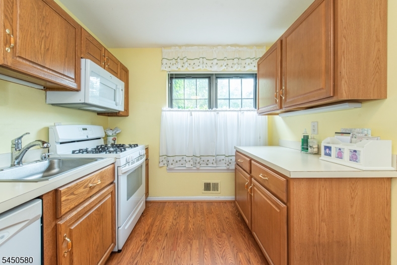 181 Long Hill Road 5 Property Photo 5