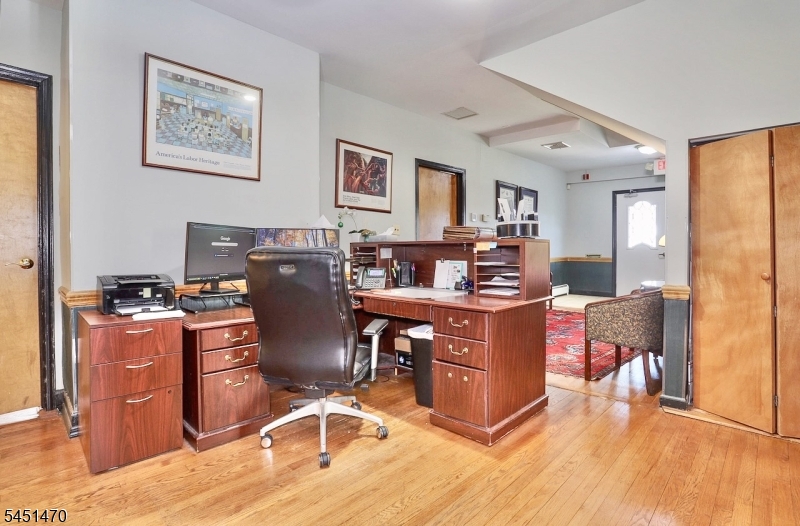 661 Franklin Ave Property Photo 11
