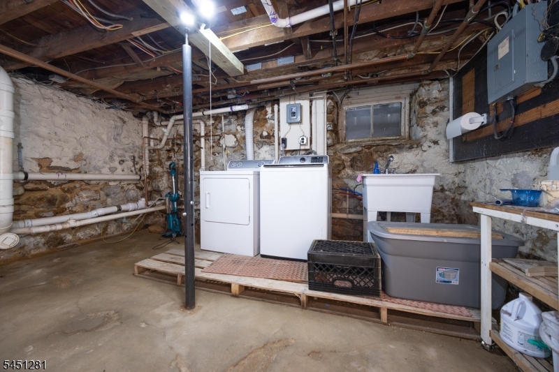 21 N Lincoln Ave Property Photo 23