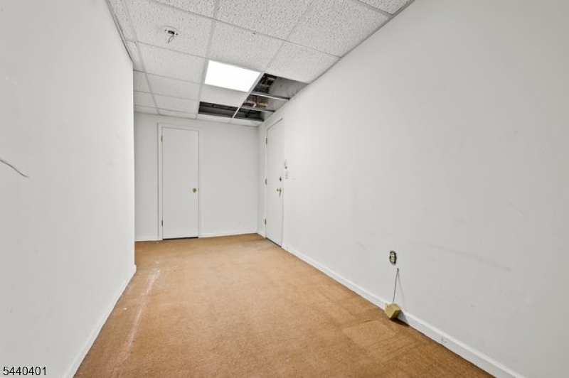 22 Village Green Ct Property Photo 35