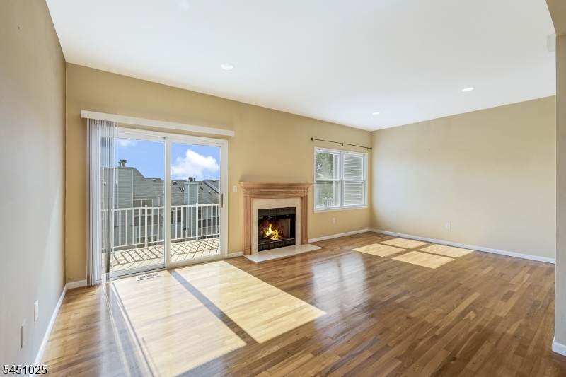 370 Summerhill Dr Property Photo 1