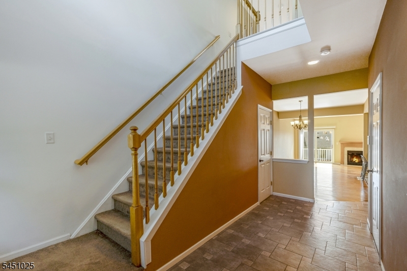 370 Summerhill Dr Property Photo 9