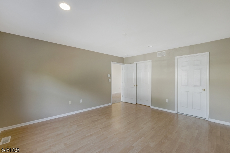 370 Summerhill Dr Property Photo 11