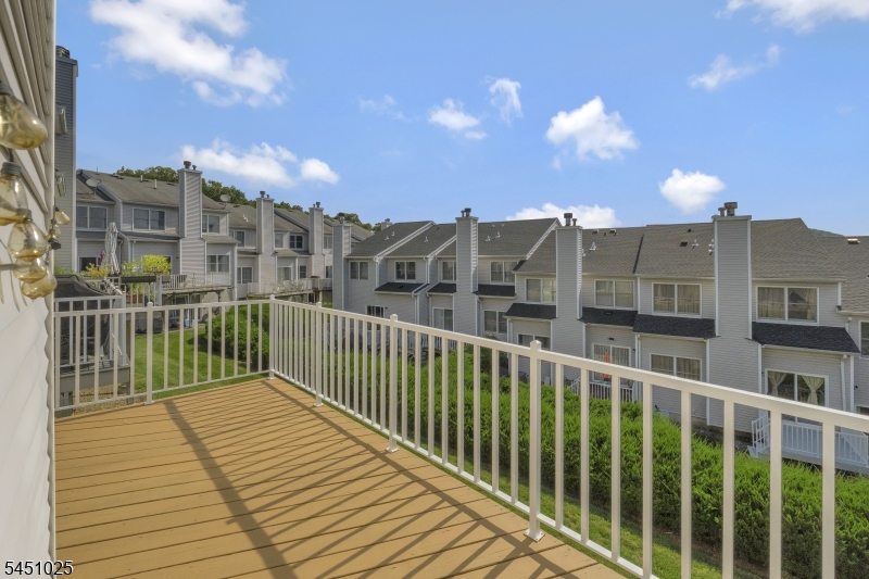 370 Summerhill Dr Property Photo 17