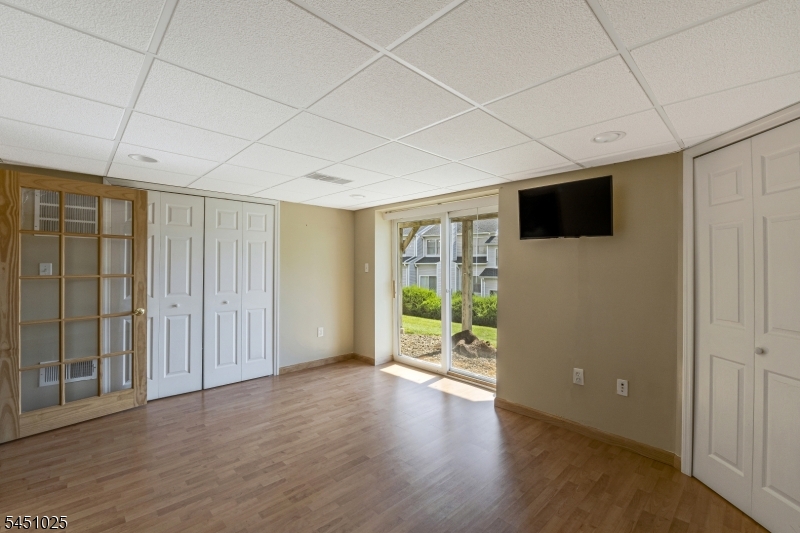 370 Summerhill Dr Property Photo 21