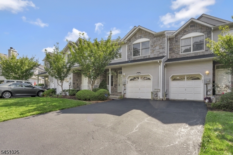 370 Summerhill Dr Property Photo 25