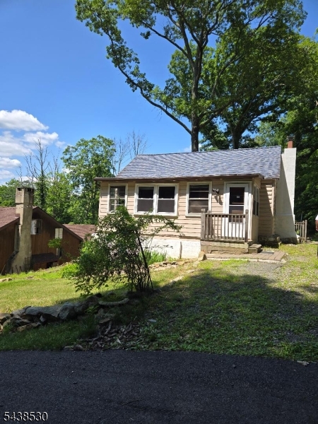 3 Carolina Ave Property Photo 4