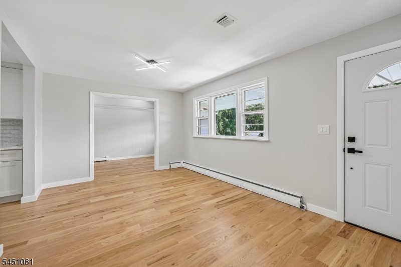 33 Lotz Ave Property Photo 5