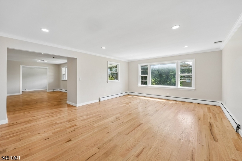 33 Lotz Ave Property Photo 8