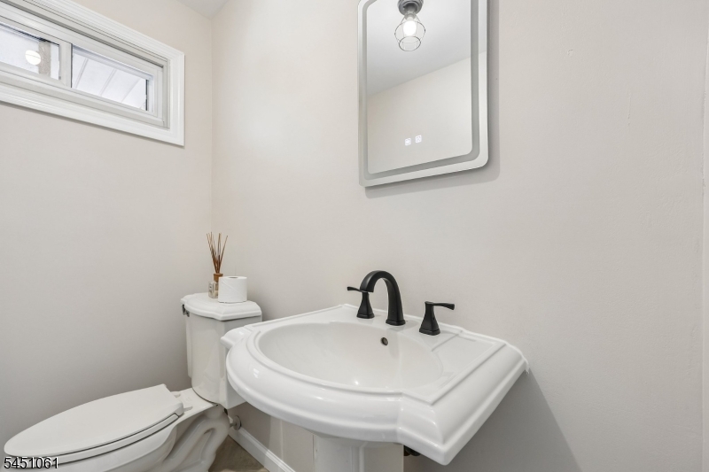 33 Lotz Ave Property Photo 20