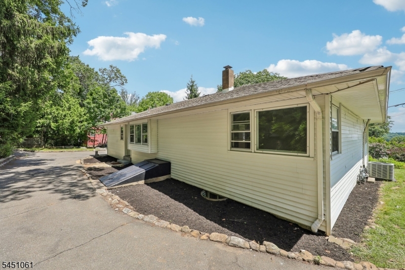 33 Lotz Ave Property Photo 37
