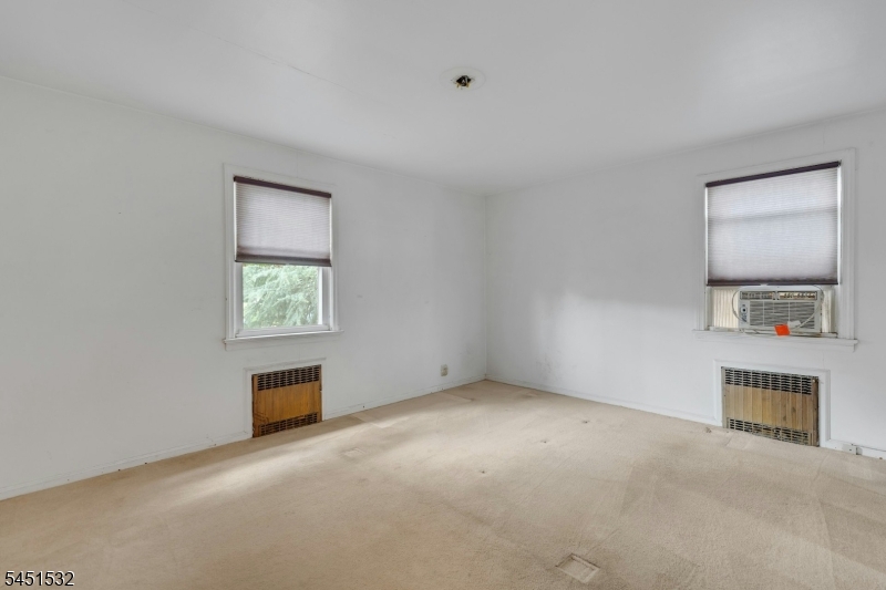 34 Berkeley Ave Property Photo 11