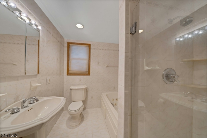 34 Berkeley Ave Property Photo 13