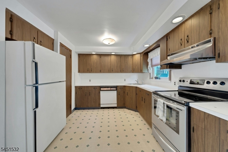 34 Berkeley Ave Property Photo 14