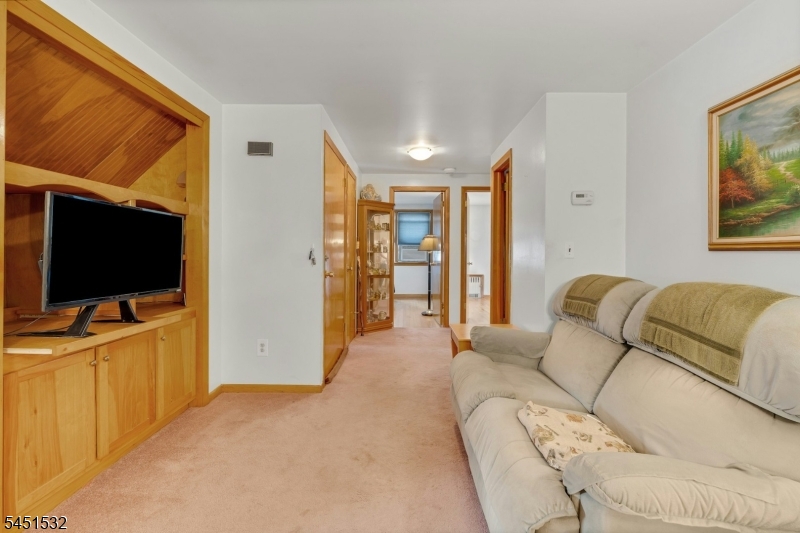 34 Berkeley Ave Property Photo 20