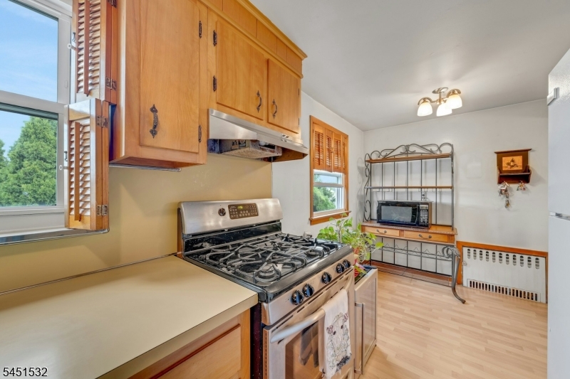 34 Berkeley Ave Property Photo 26