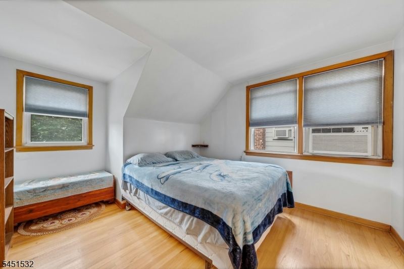 34 Berkeley Ave Property Photo 29