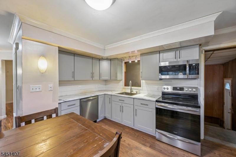 154 Marlboro Rd Property Photo 6