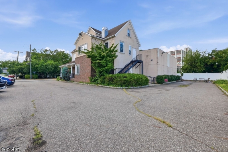 15 Wallington Ave Property Photo 5