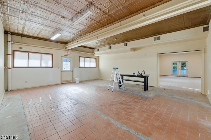15 Wallington Ave Property Photo 9