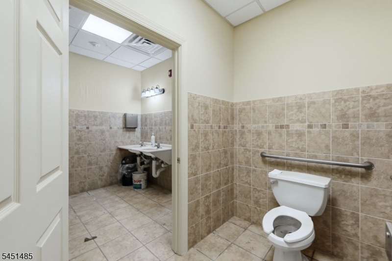 15 Wallington Ave Property Photo 17