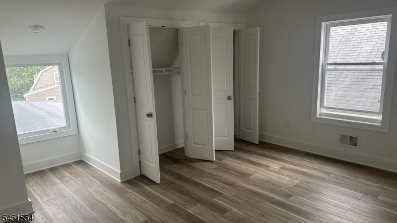 16 Headley Ter 2 Property Photo 1