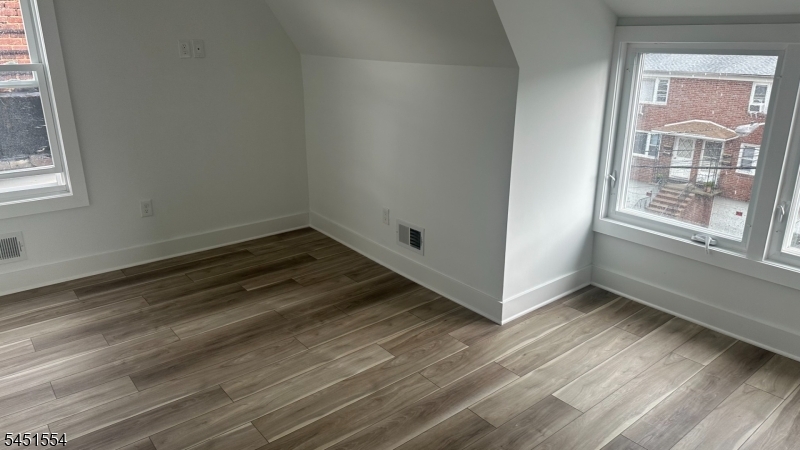 16 Headley Ter 2 Property Photo 2